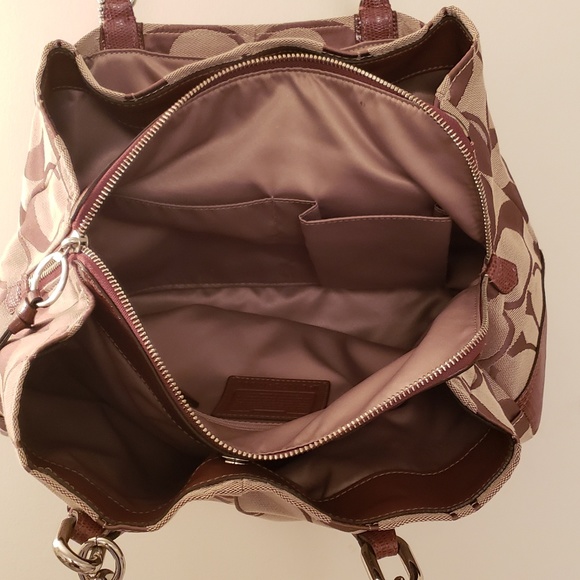 Coach brown 3 compartments and front pocket. - Picture 6 of 8